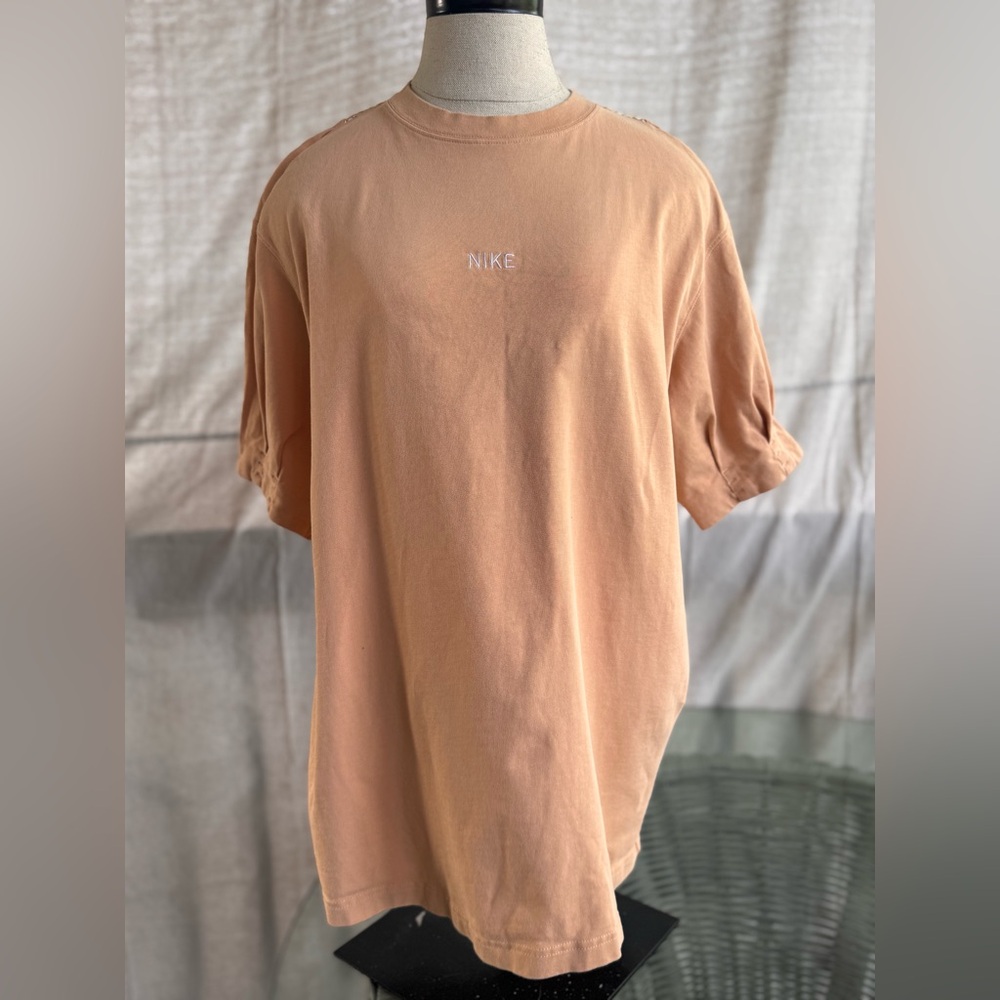 Nike Men's Peach/Light Orange Short Sleeve Tee